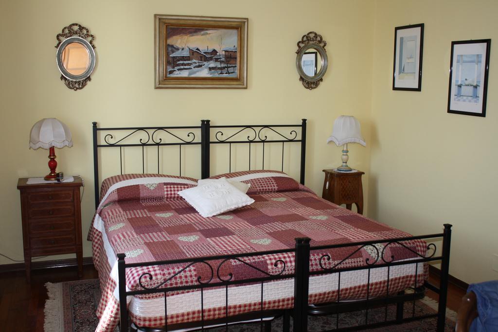 سافيغليانو B&B Villa Cardellini الغرفة الصورة